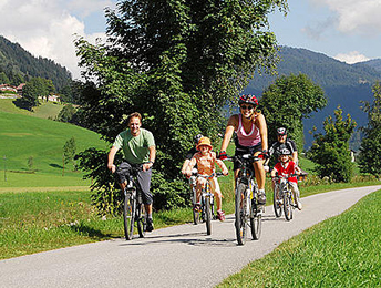Radpartie mit der Familie